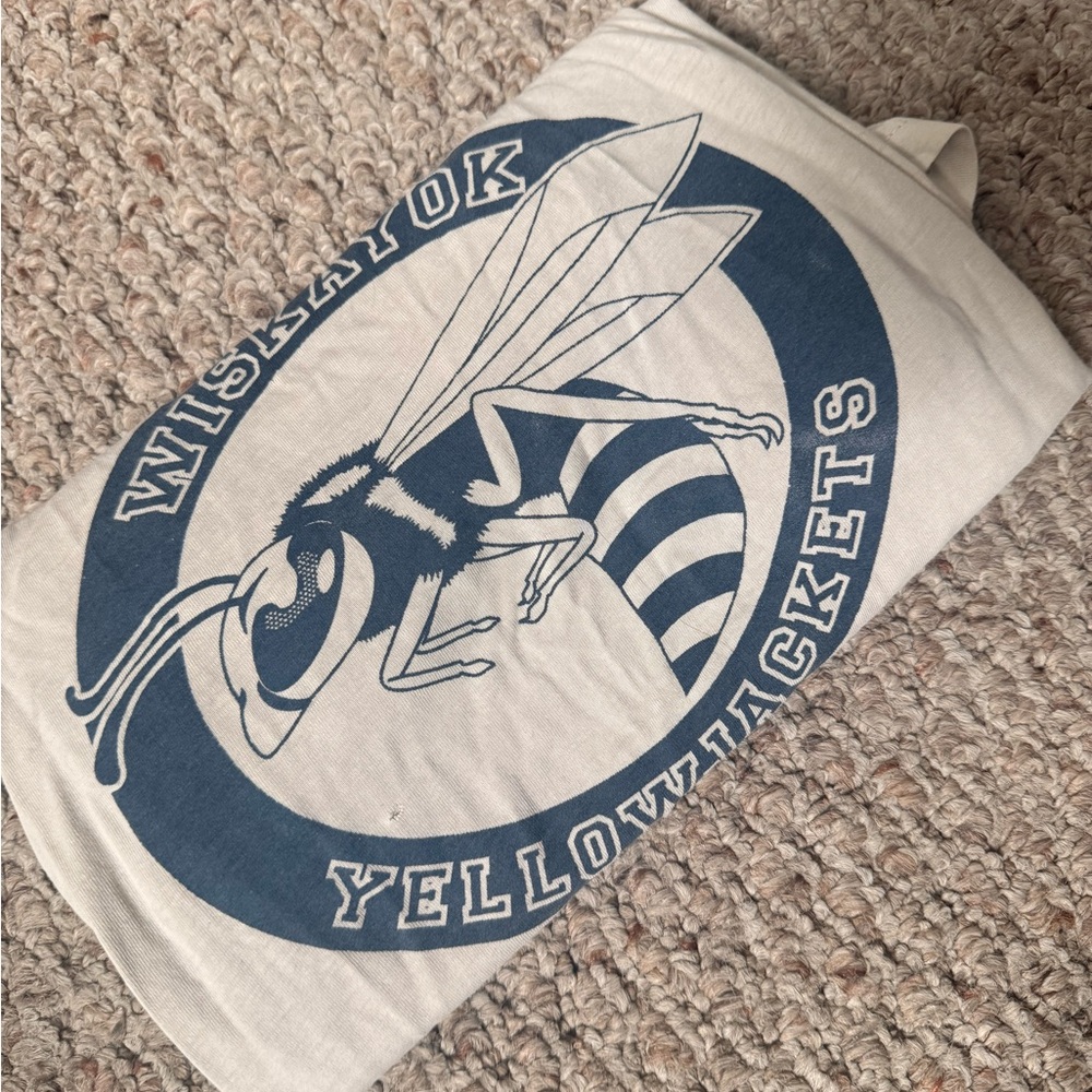 Rare Yellowjackets tv show T-Shirt - Picture 3 of 4